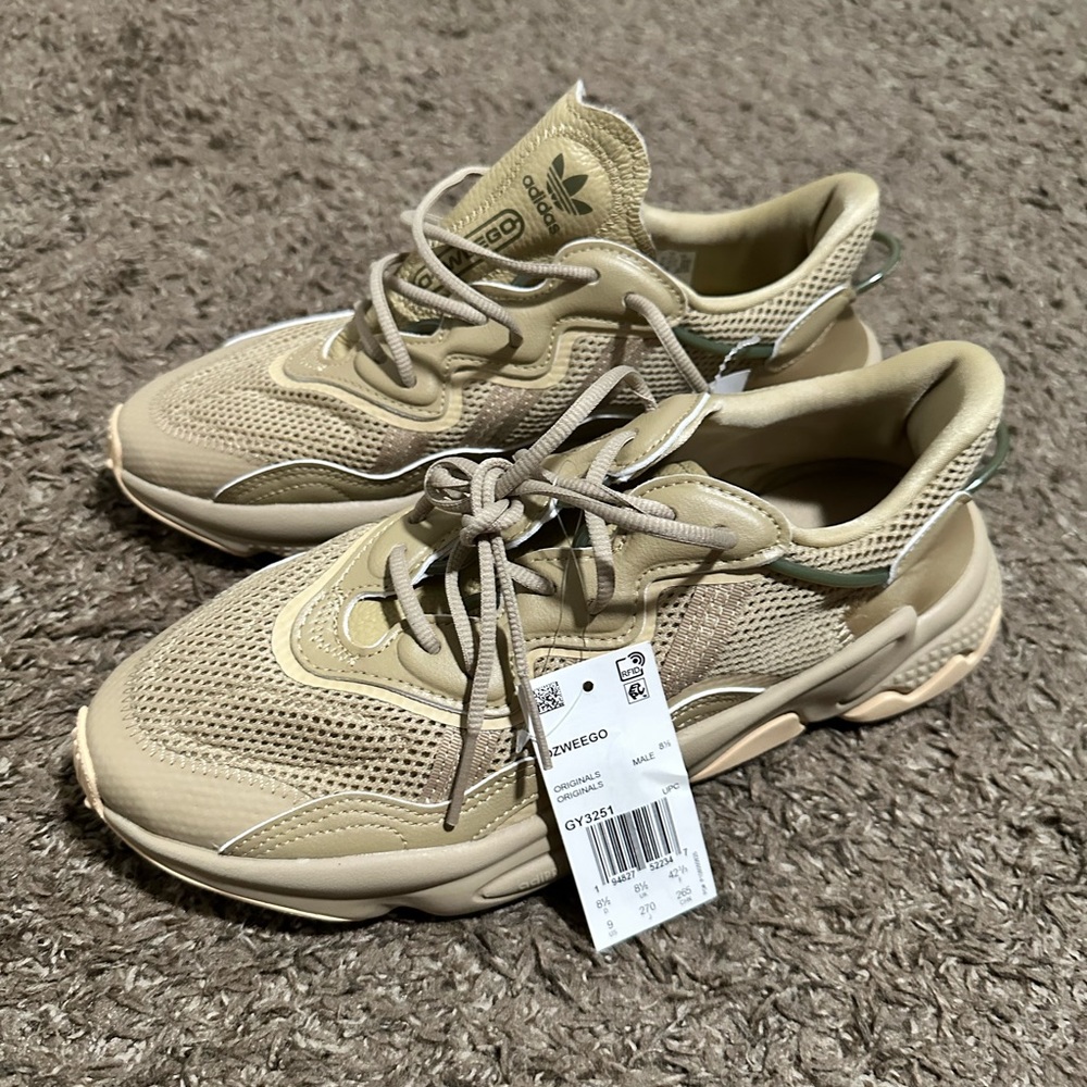 Adidas ozweego size 9 mens